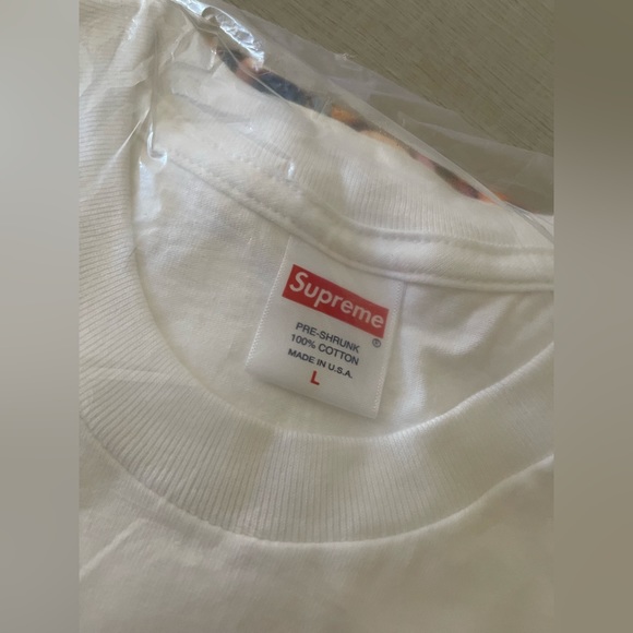 Authentic, dead stock  Supreme Pill Tshirt Large. Brand new and unopened bag - Picture 2 of 4